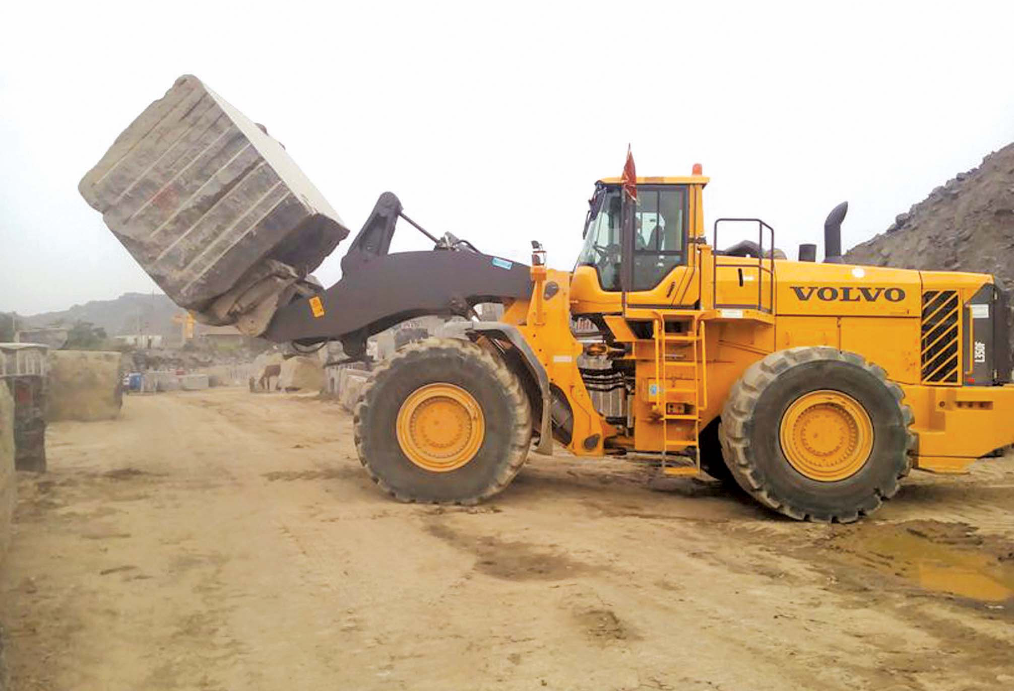 Volvo CE L350F-Series wheeled loader