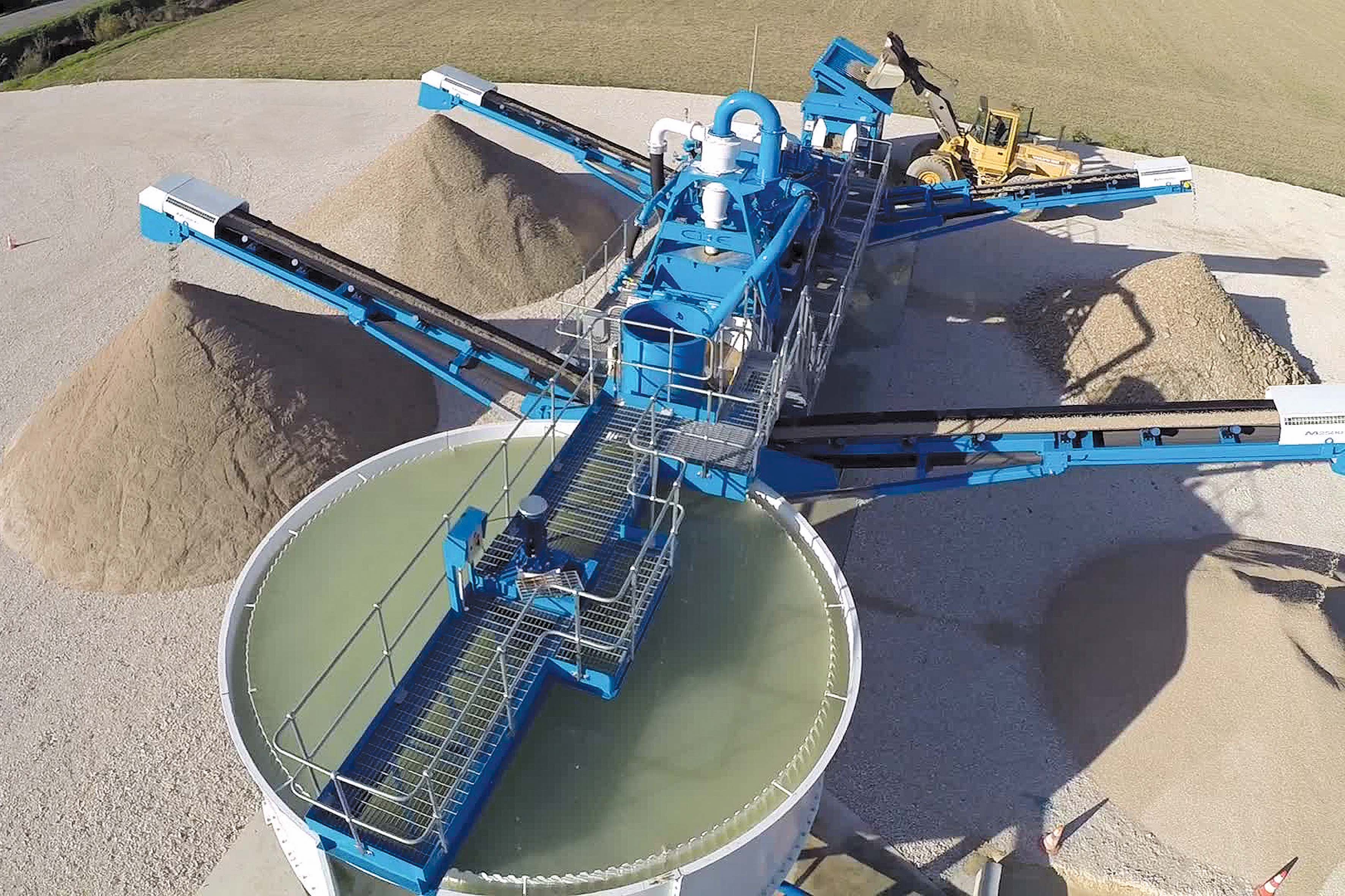 CDE Mobile Washing Plant at S.A Andre Boureau