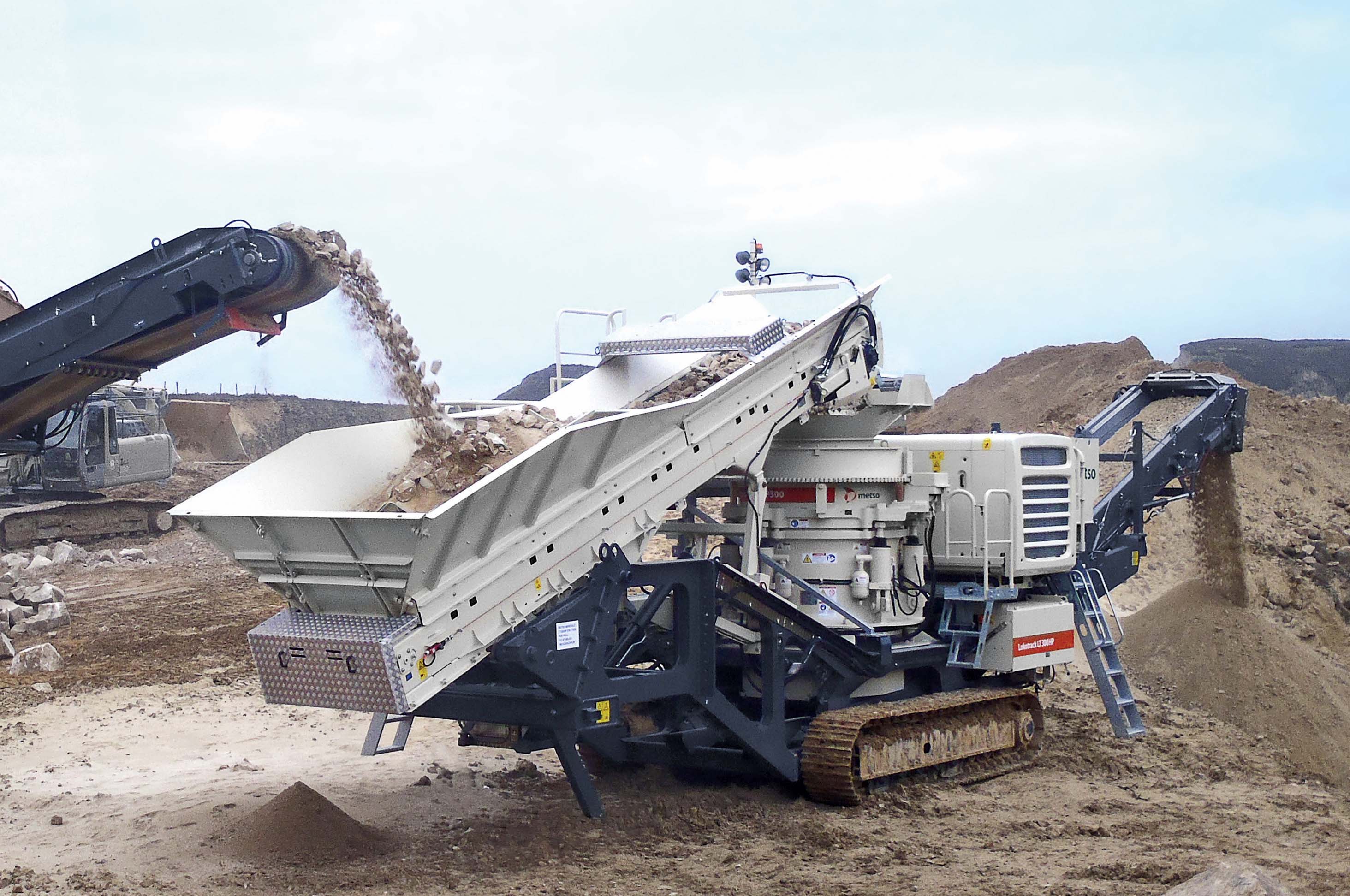 Lokotrack LT300HP cone crushers 