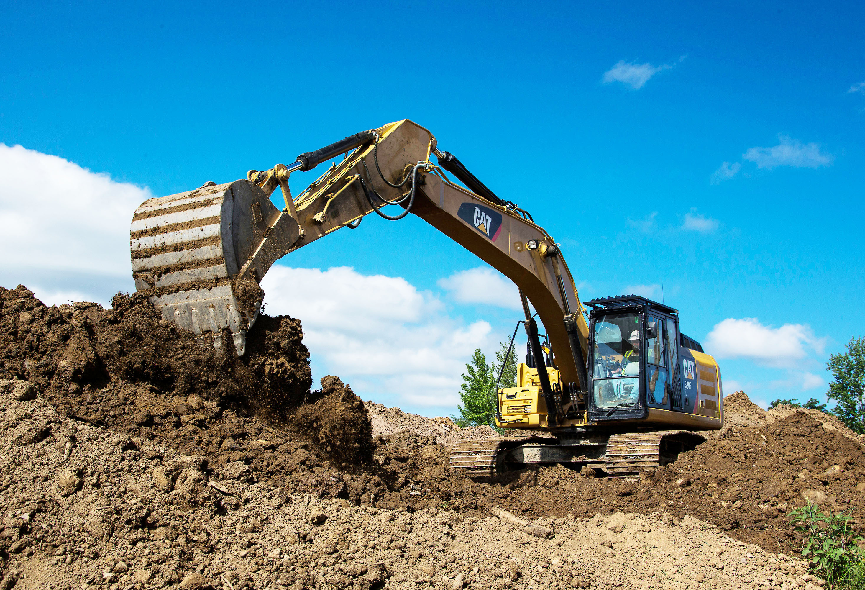 Caterpillar’s new 29.7tonne 330F hydraulic excavator 