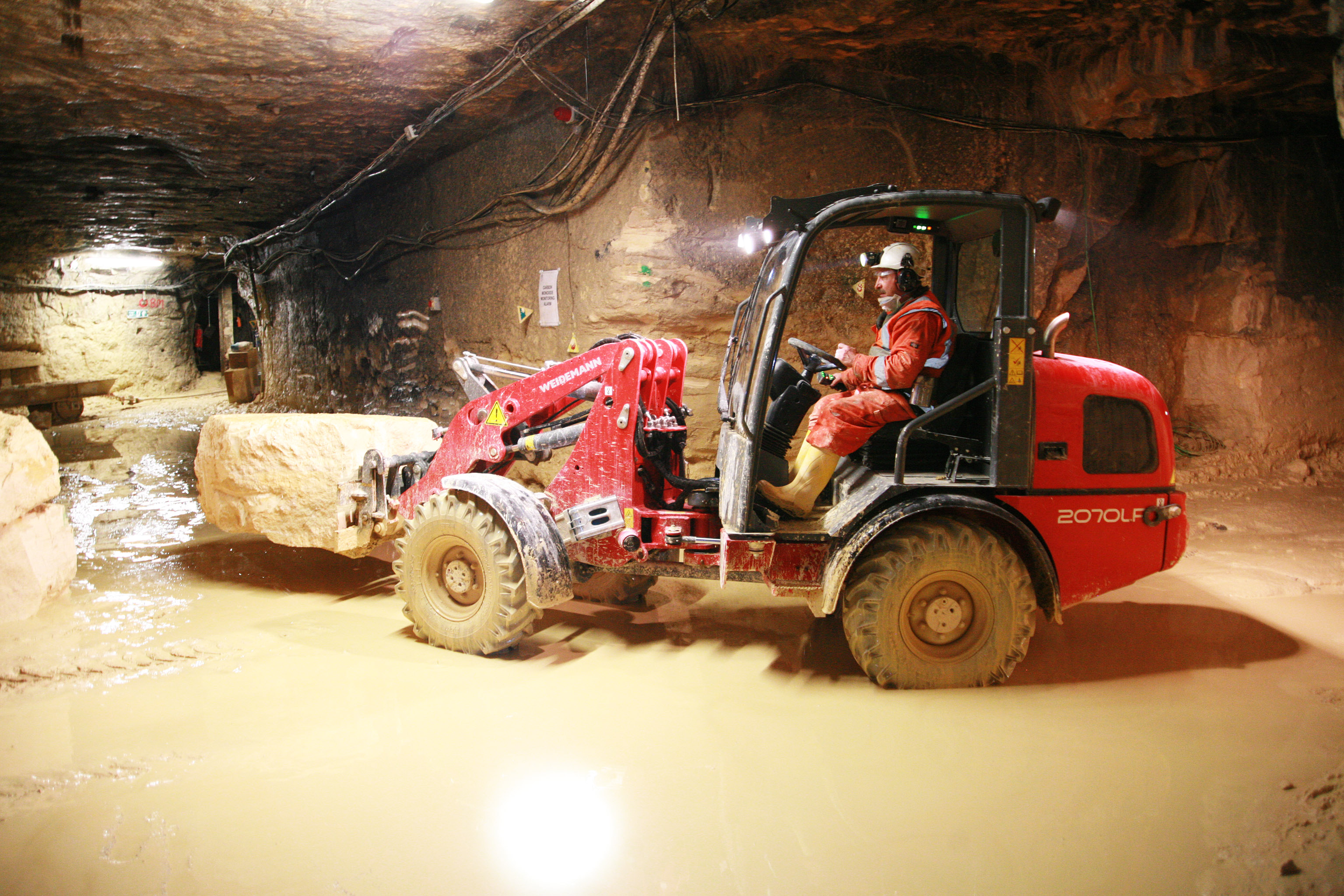 Weidemann 2070CX50 wheeled loader 