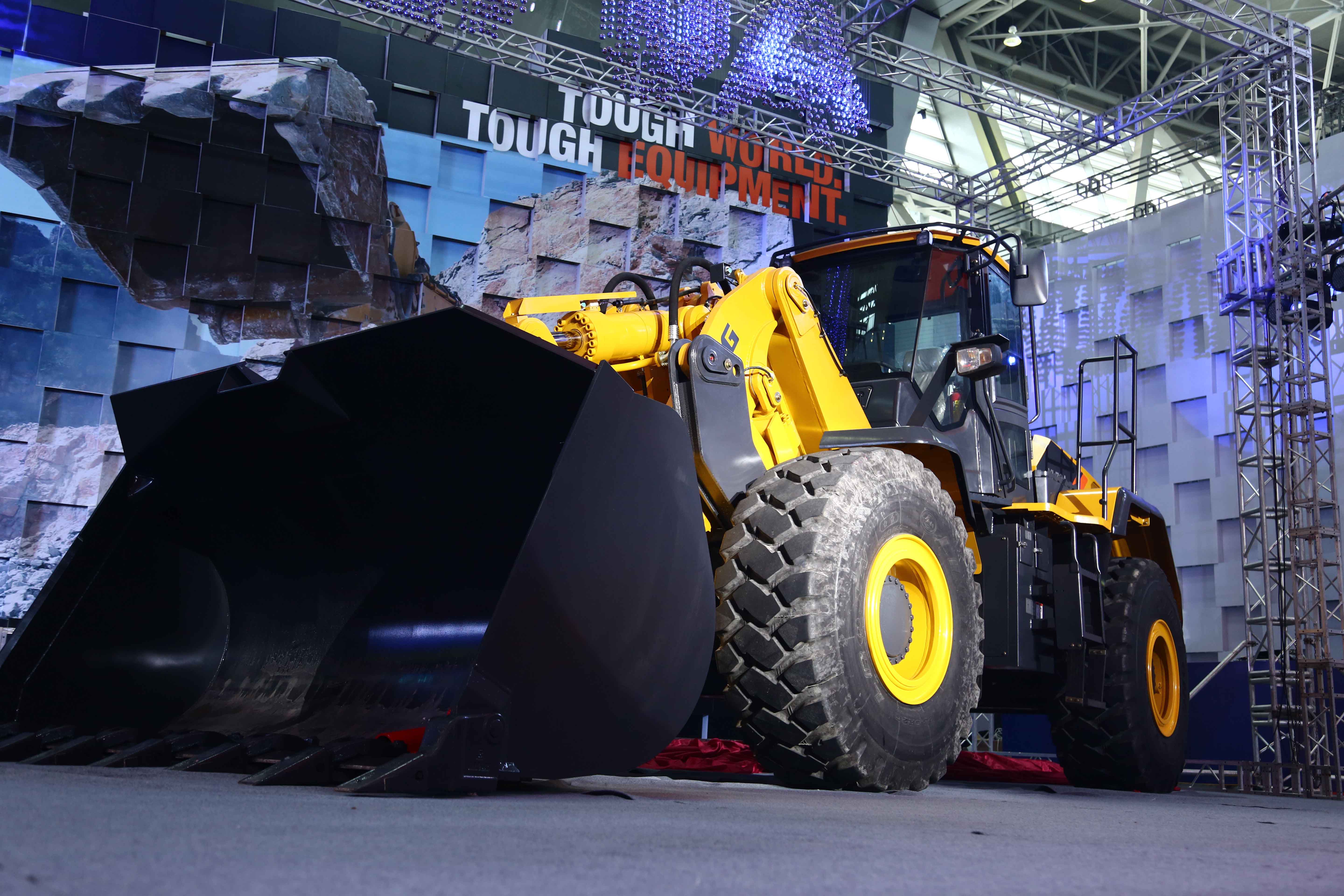 LiuGong's vertical lift loader