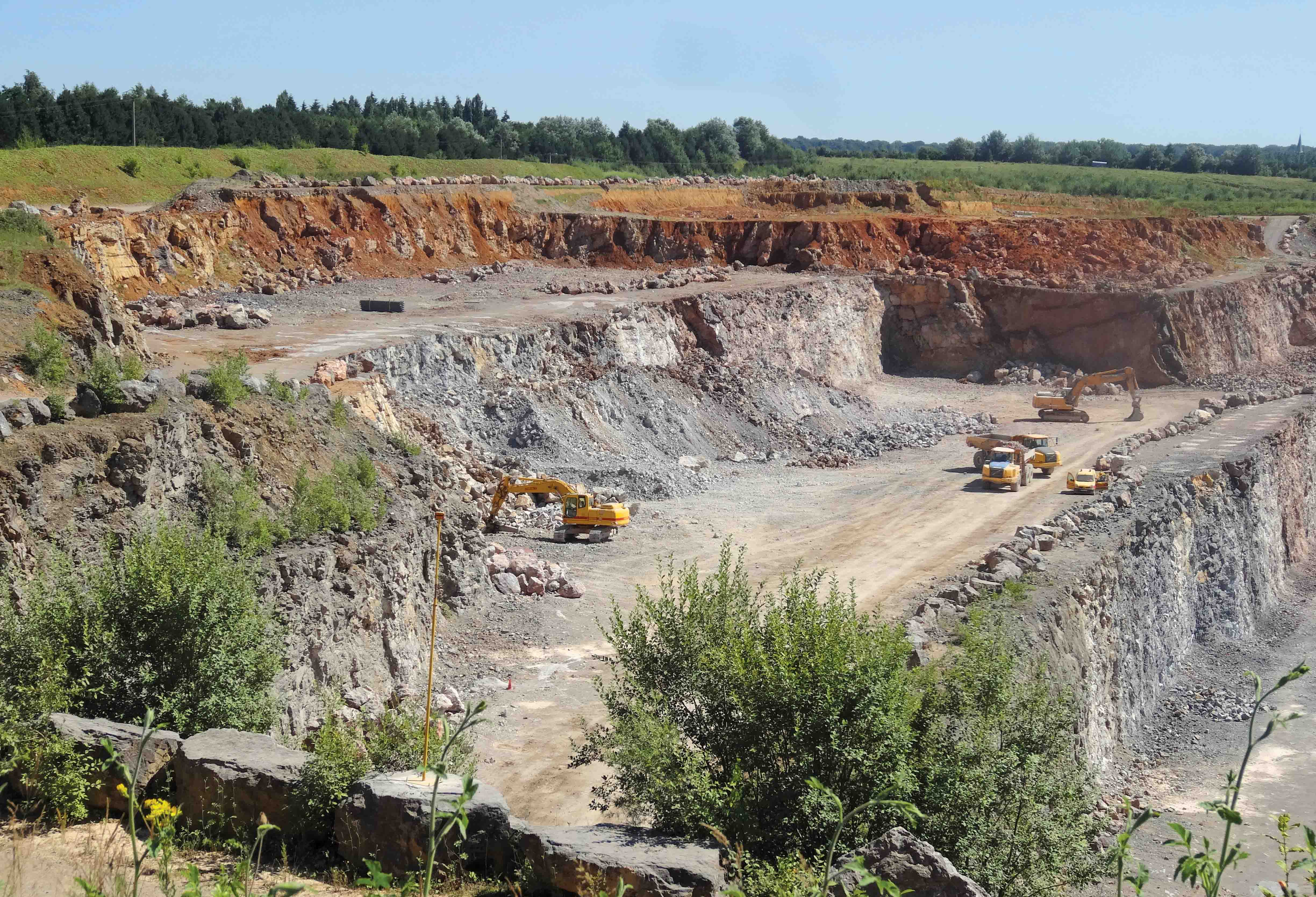 Groupe CB’s Limont-Fontaine limestone quarry