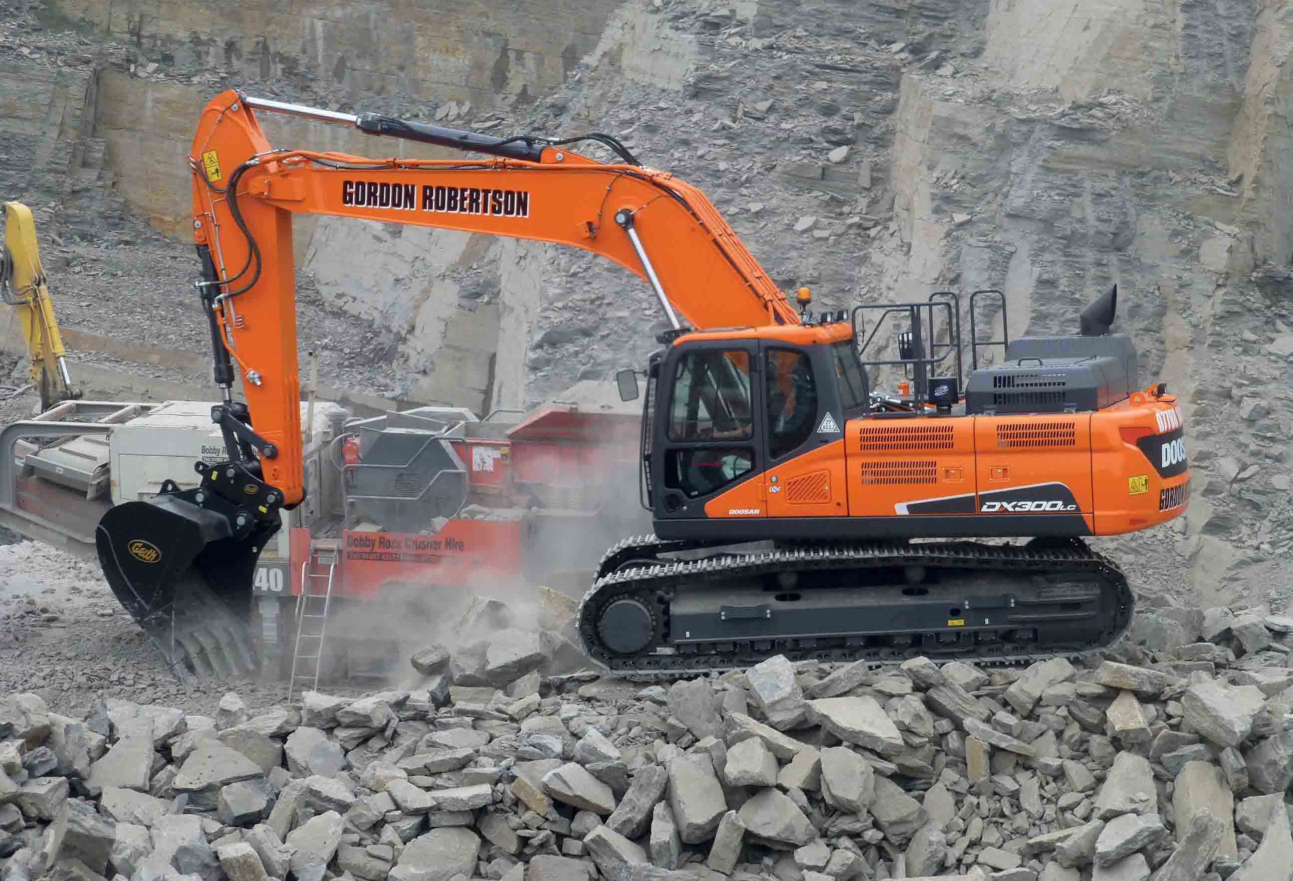 Doosan’s DX300LC-5 excavator 