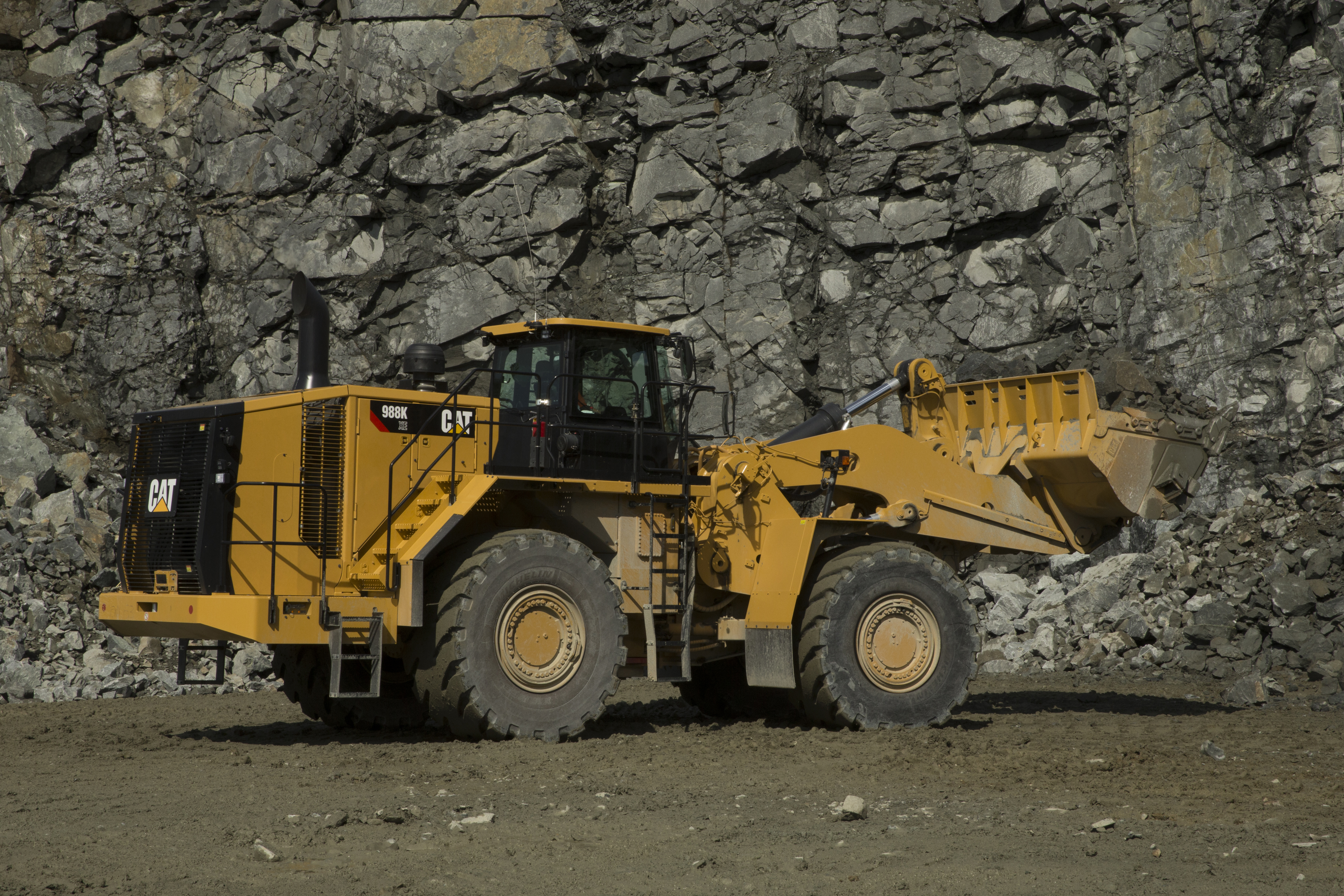 988K_XE_Cat wheeled loaders Image 1.jpg