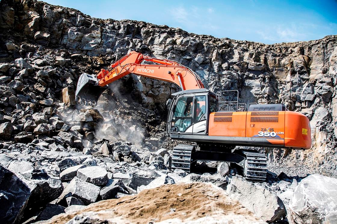 Hitachi Zaxis 350 excavator.jpg