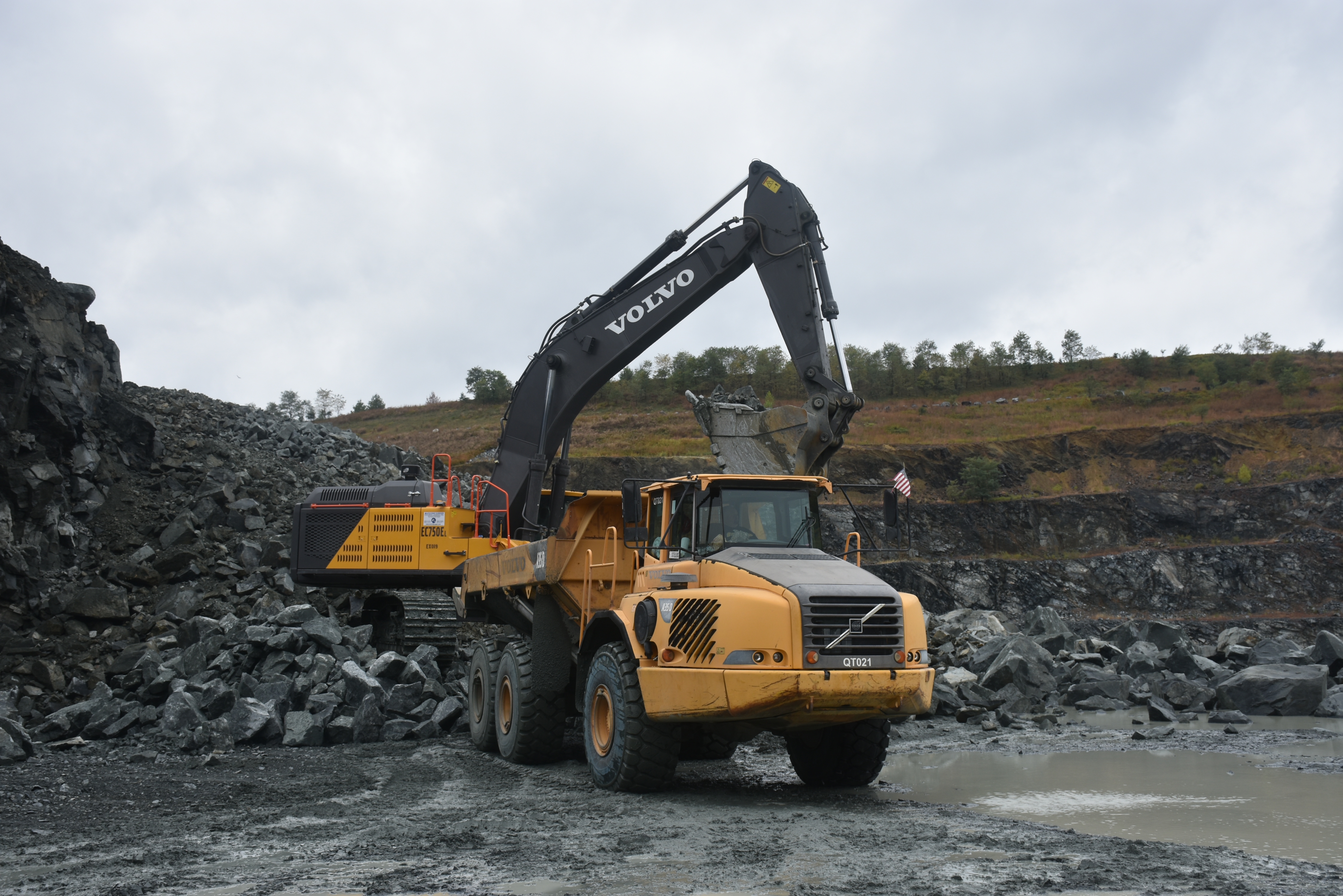 Volvo EC750E.jpg