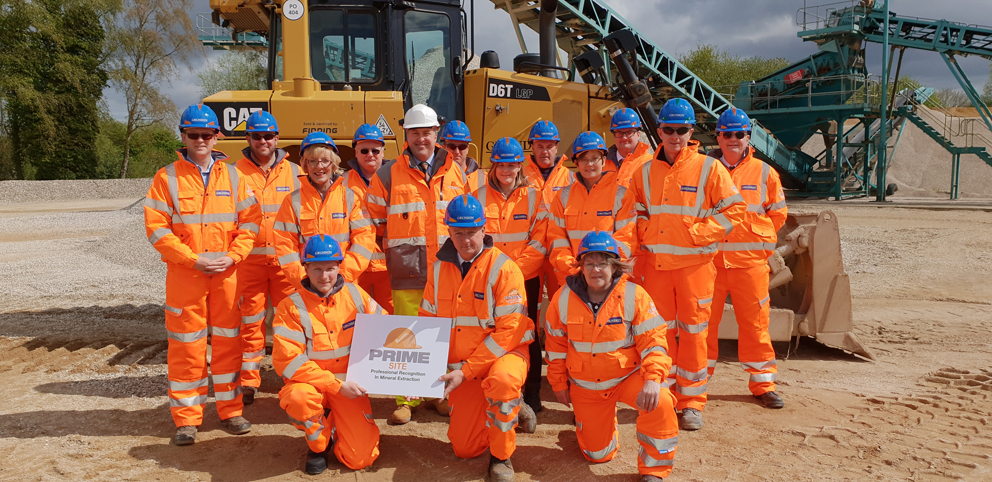 Staff at Grundon Sand & Gravel with IQ CEO James Thorne.jpg