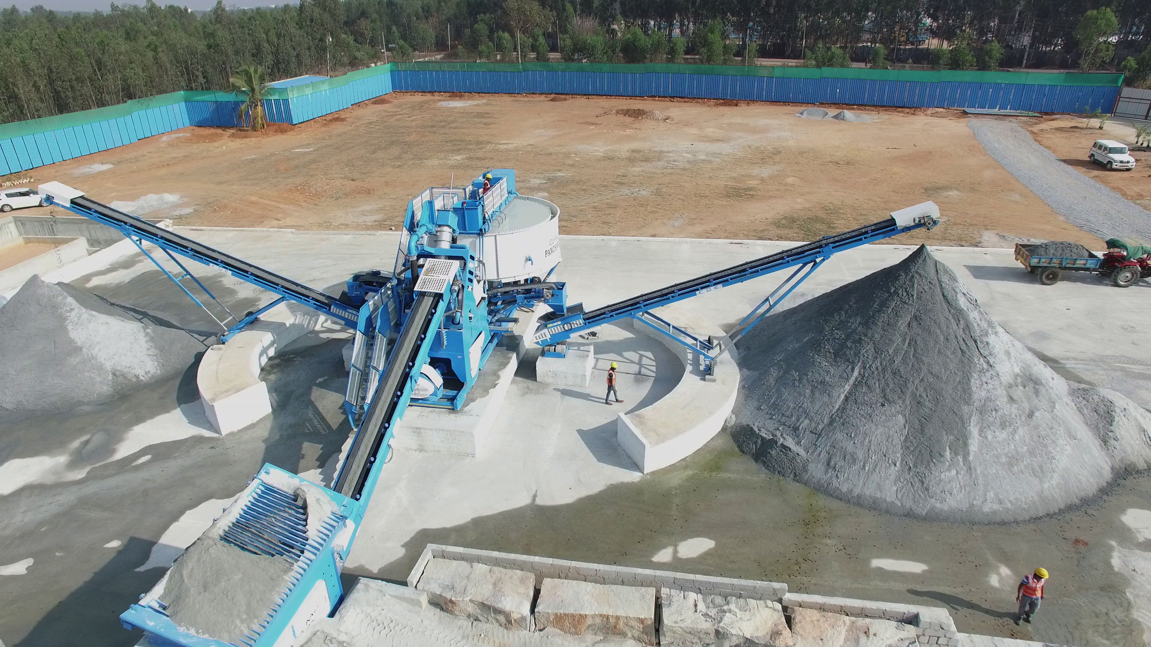 CDE Combo technology at work at an Asian jobsite.jpg