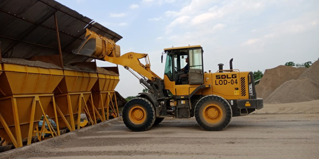 SDLG wheel loader delivers efficient performance at Indonesian quarry -1.jpg