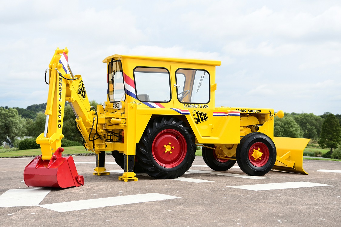 The JCB 1 backhoe has undergone a full restoration