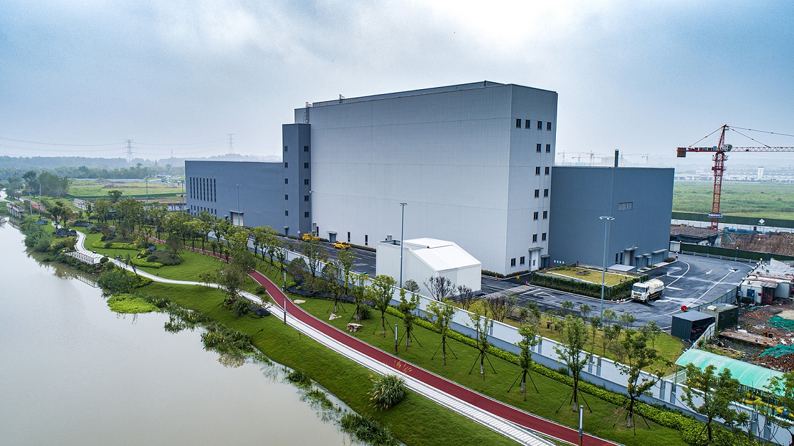 The asphalt production centre in Hangzhou