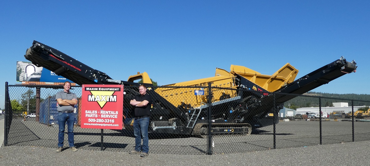 Joe Jensen, Sales Manager, Maxim Equipment (L) and Greg Evans, General Manager, Maxim Equipment (R) are pictured in front of an IROCK Mobile Scalping Screen at their new location in Spokane, Washington (Source: Maxim Equipment)