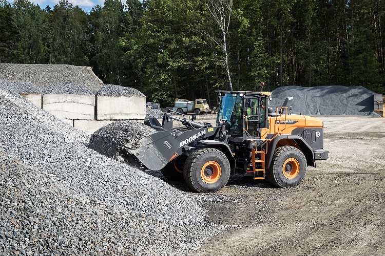 Doosan DL380-7 wheel loader World of Concrete Las Vegas Convention Center