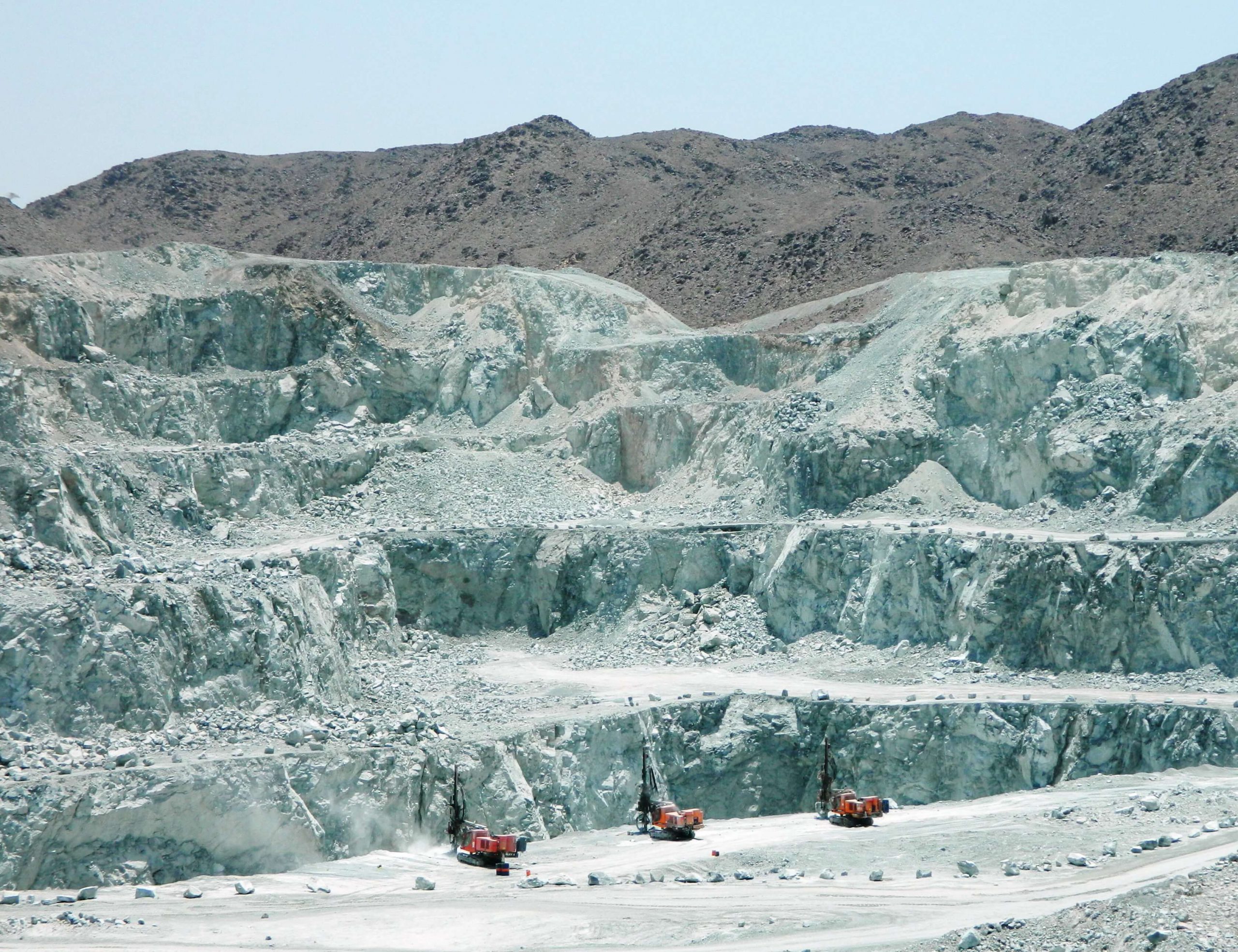 The Kadra quarry has over 1 billion tonnes of gabbro reserves