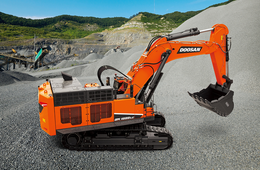 The 100-tonne DX1000LC-7 primarily serves quarrying and mining customers