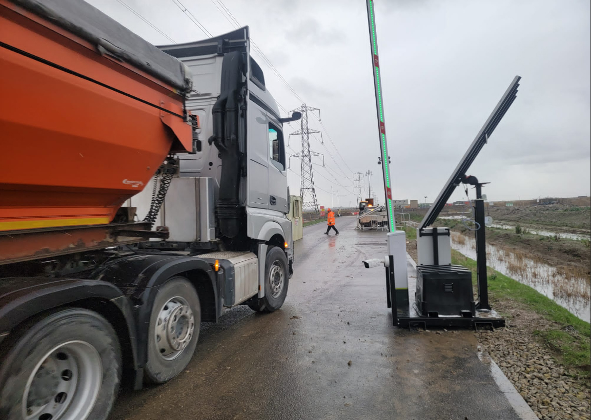 SRL’s Haul Route PLUS plant crossing solution incorporates mobile traffic signals that automatically respond to the actual flow of quarrying and construction vehicles