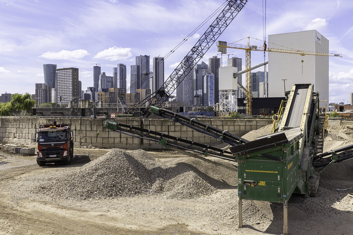 ECOCycle utilisation and the London skyline. Pic: Aggregate Industries