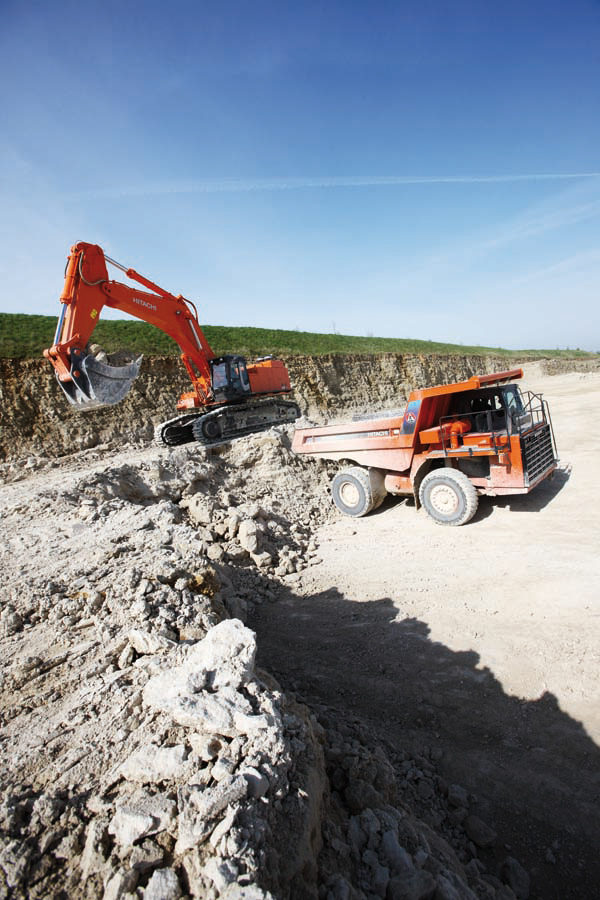 hitachi extractor and truck