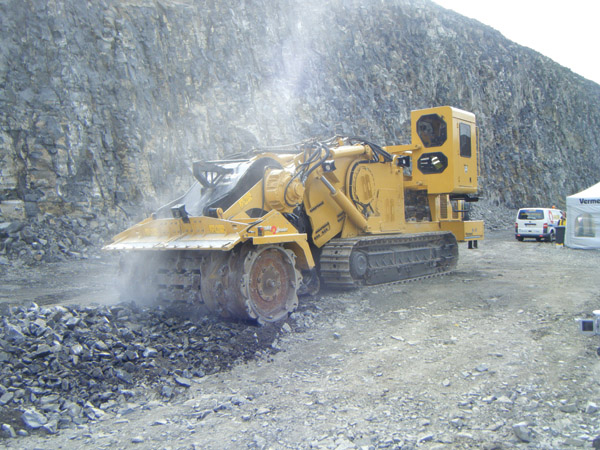 Vermeer drum cutting the limestone