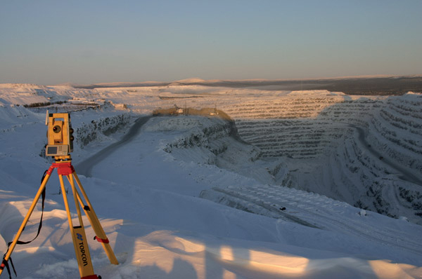 topcon monitoring system in the snow