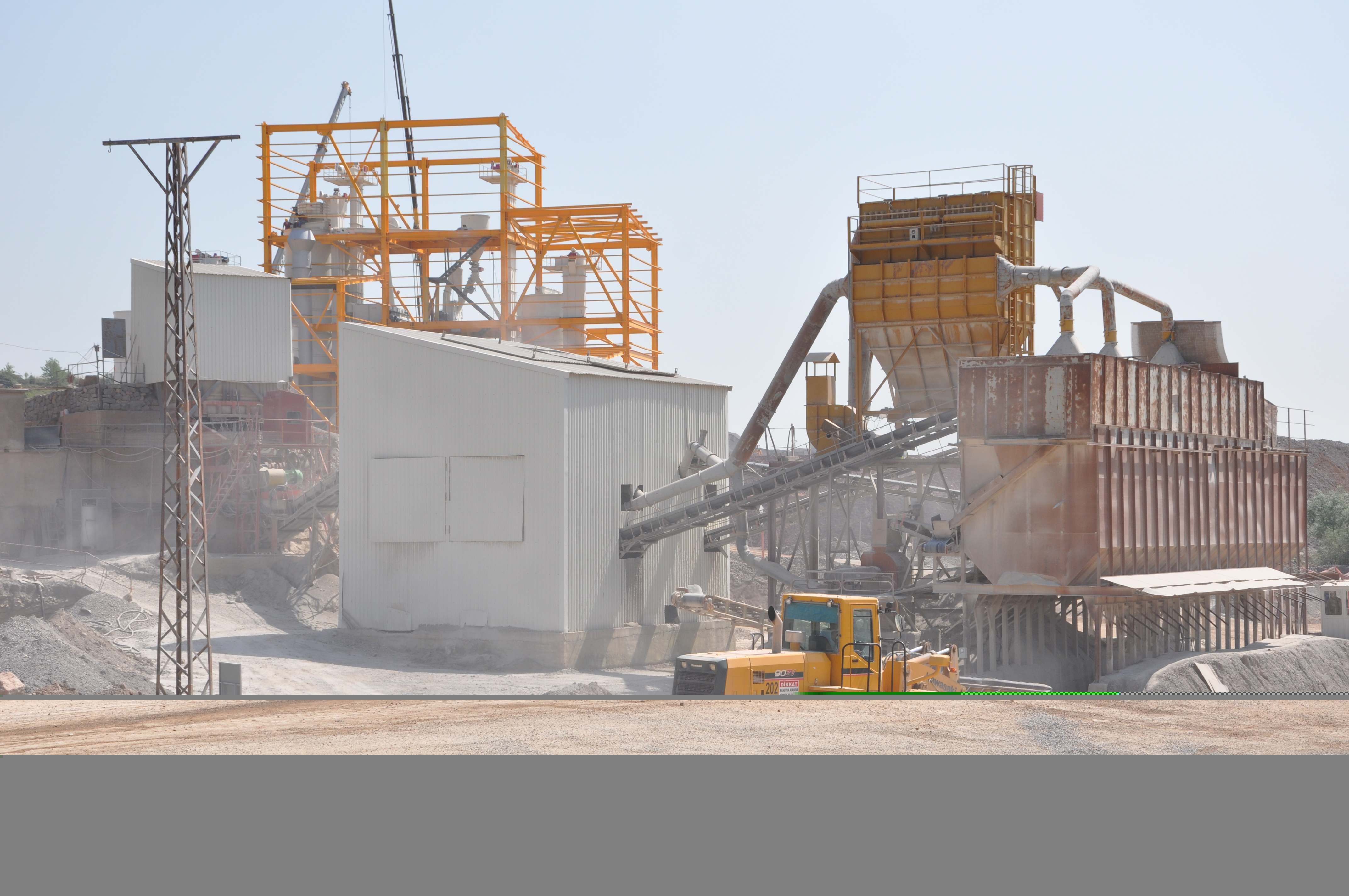 Loader in front of Turkish quarry