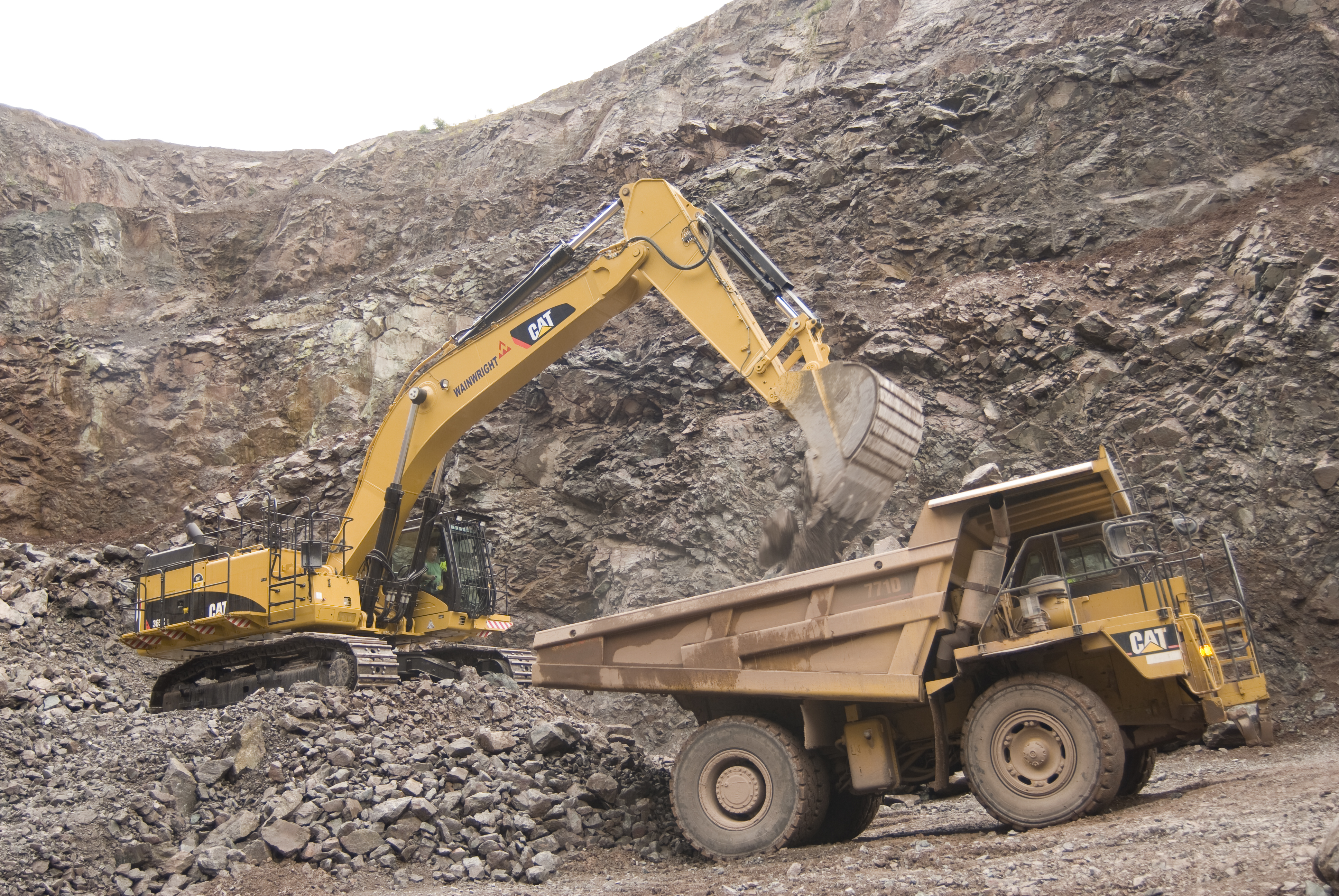 Wainwright's new CAT 365C at Moons Hill quarry