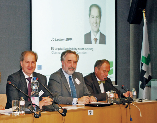 European Parliament's Jo Leinen, FIEC's Ulrich Paetzold and EQAR's Manfred Wierichs presenting their thoughts on recycling