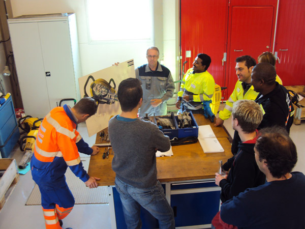 Construction tools maintenance and service training session