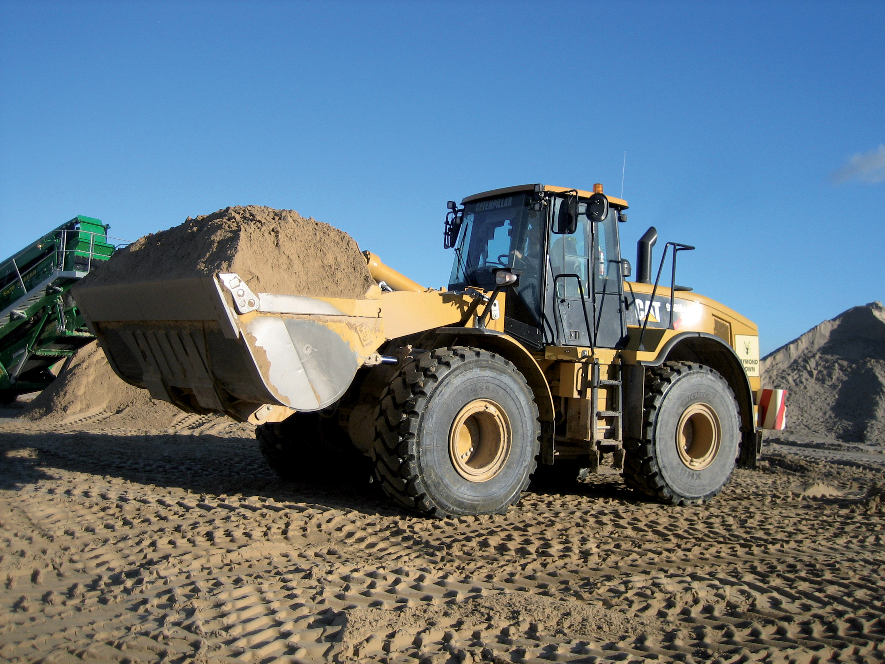 Cat wheeled loader