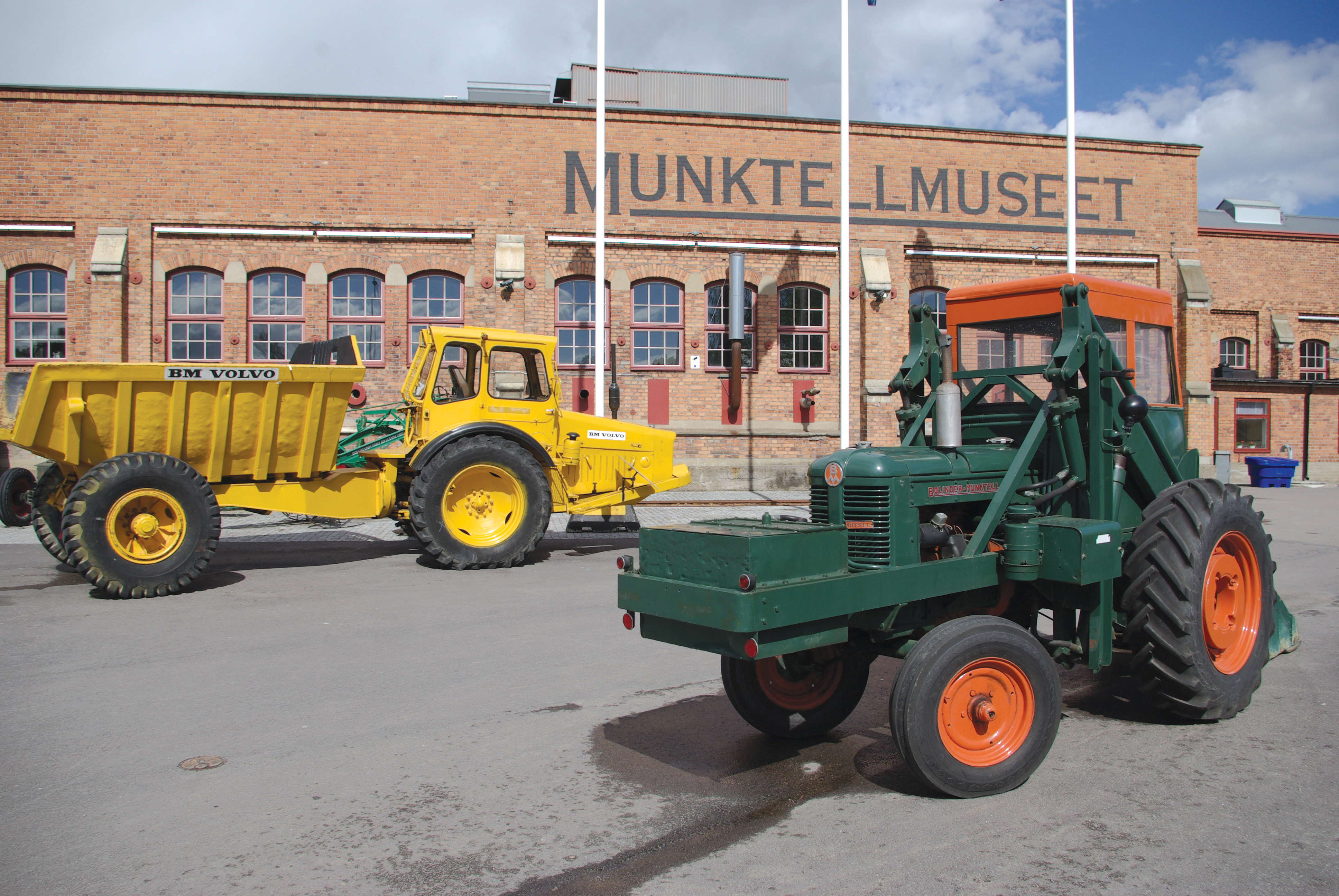 Volvo's first wheeled loader 