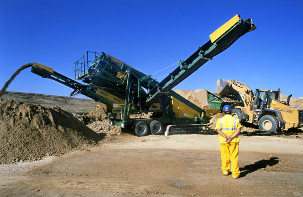 Crusher crushing rocks for Spain 