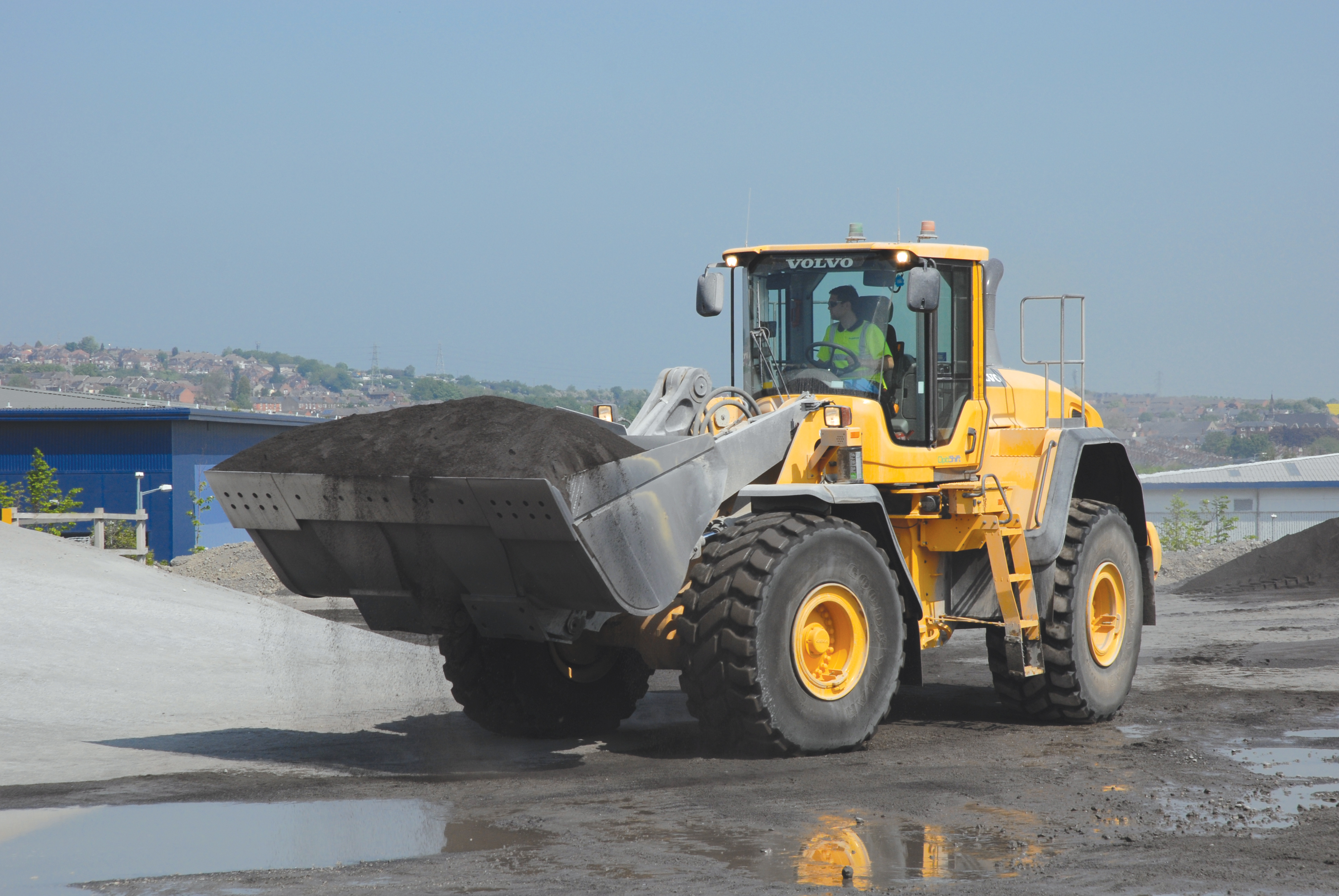 SteelPhalt’s new Volvo L150G loading shovel