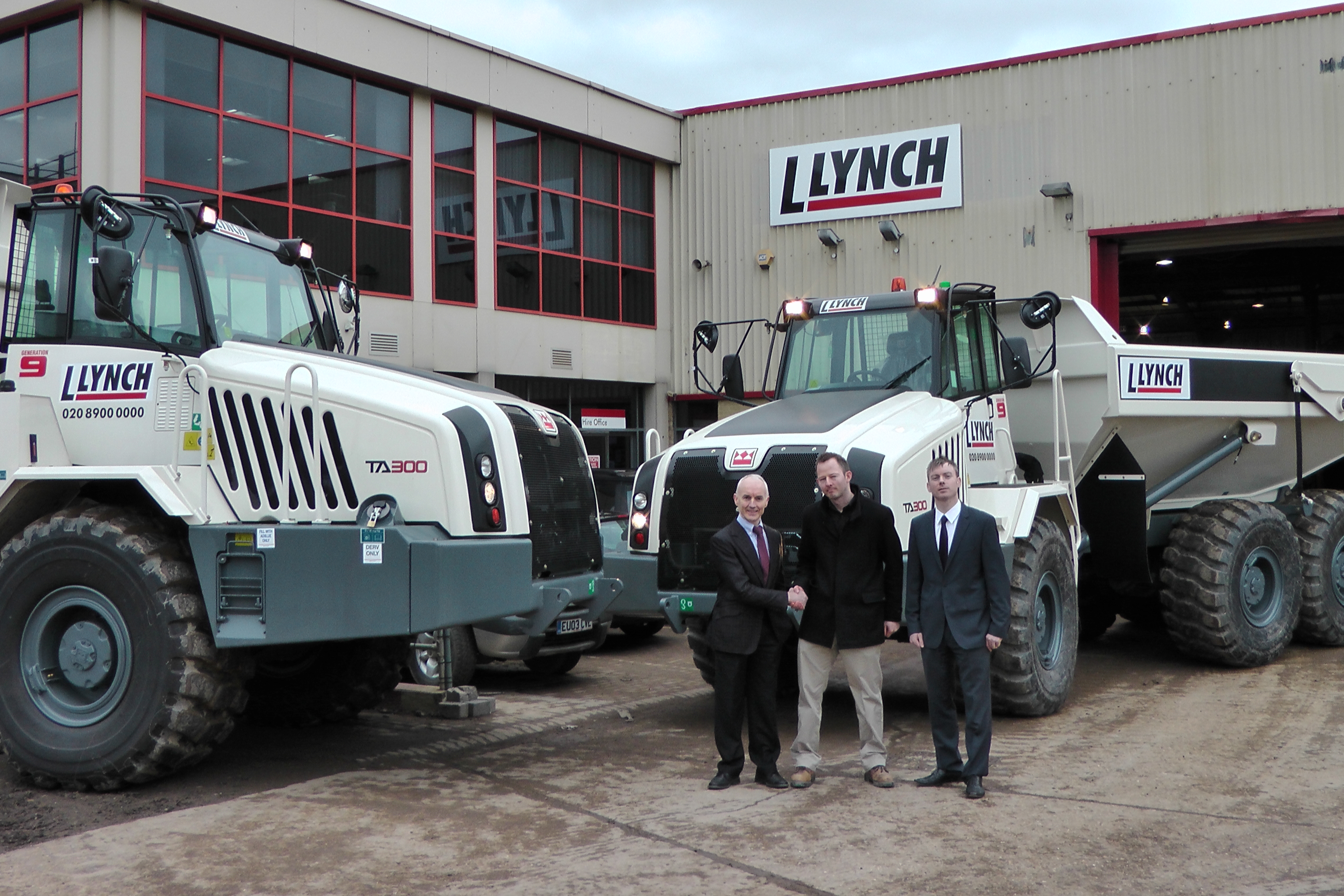 Liam Lynch (left) shakes hands with TDL equipment sales manager Jason Davey