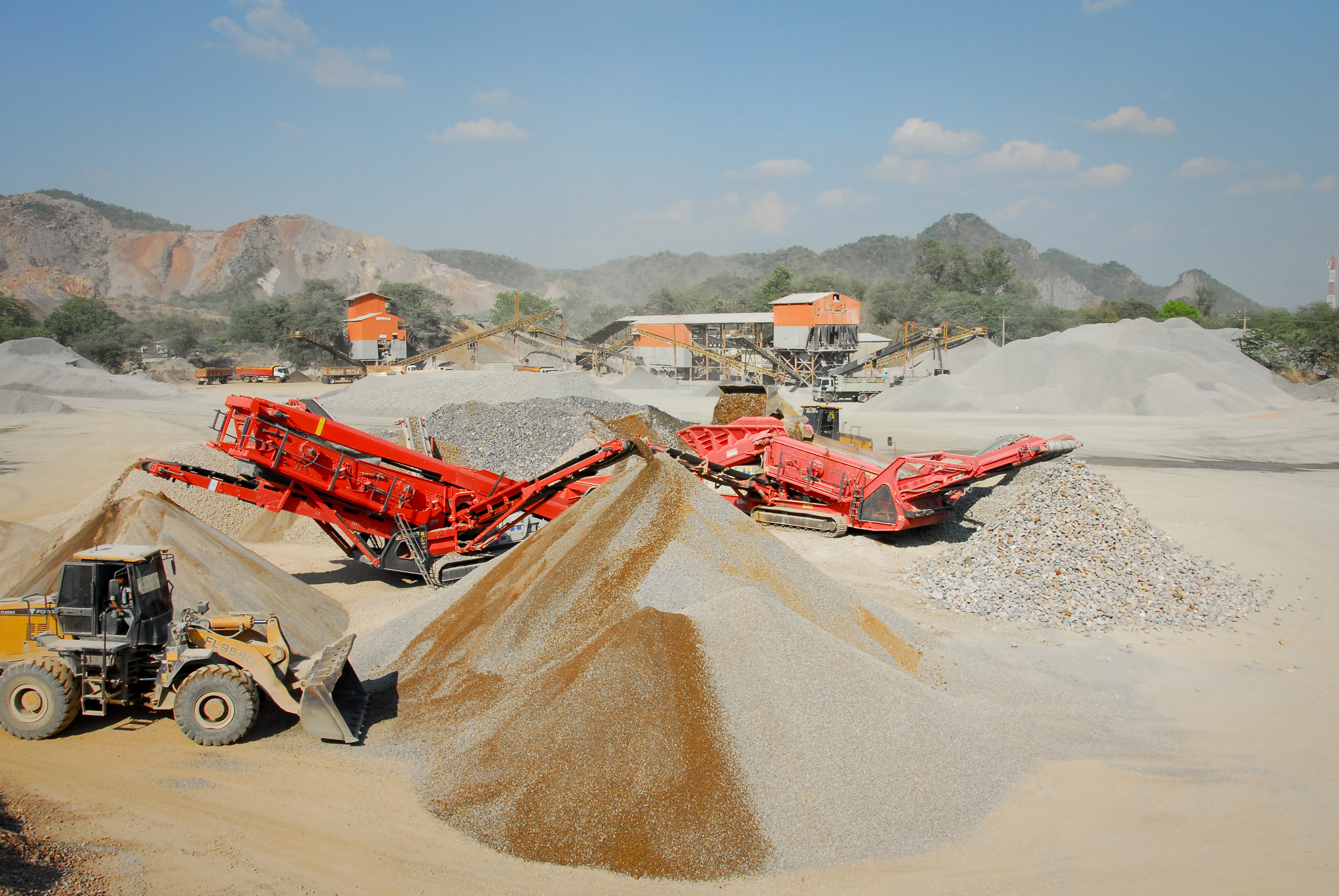 mobile and static and mobile crushing and screening equipment from Sandvik 