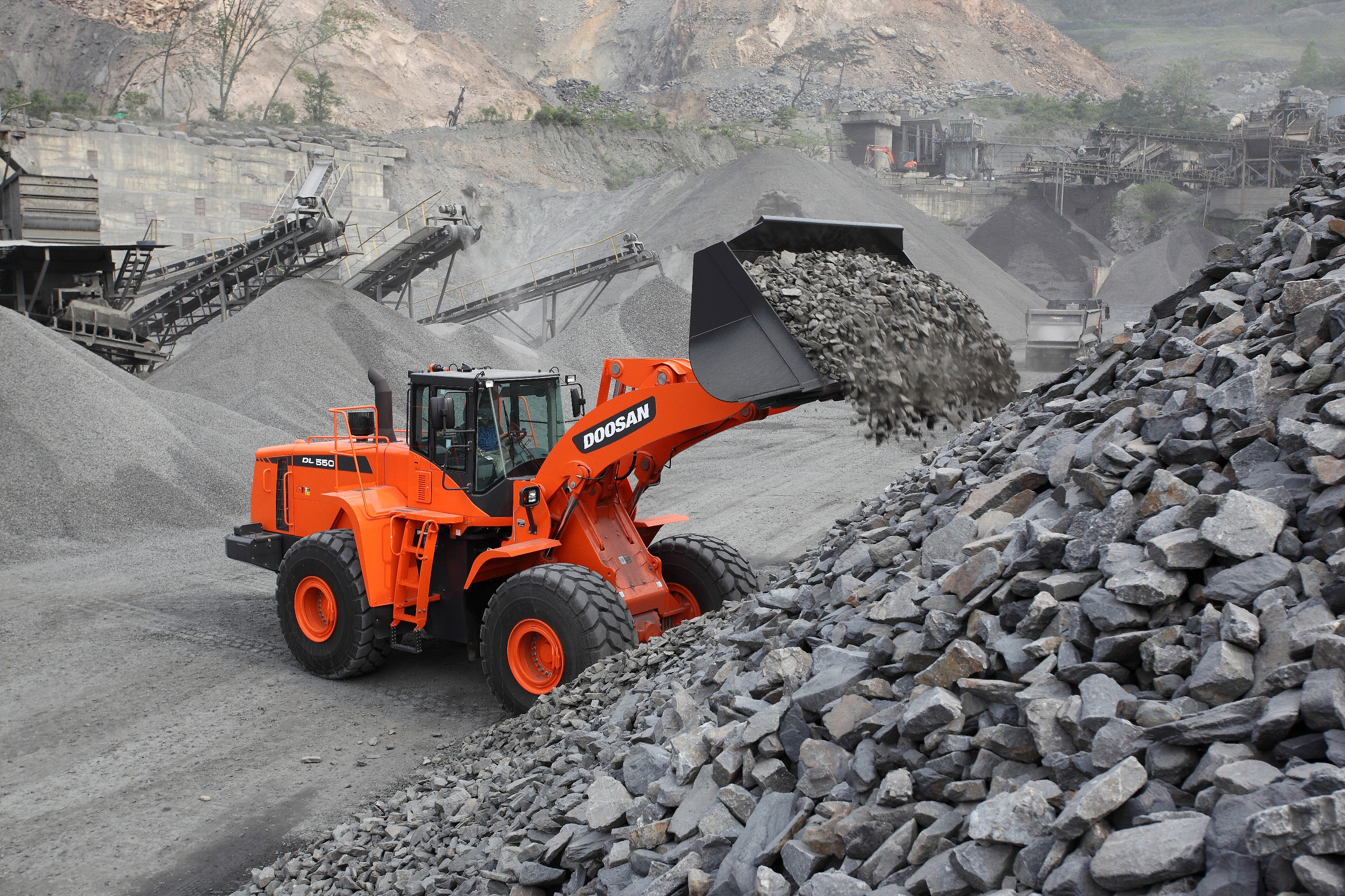 Doosan DL550 loader