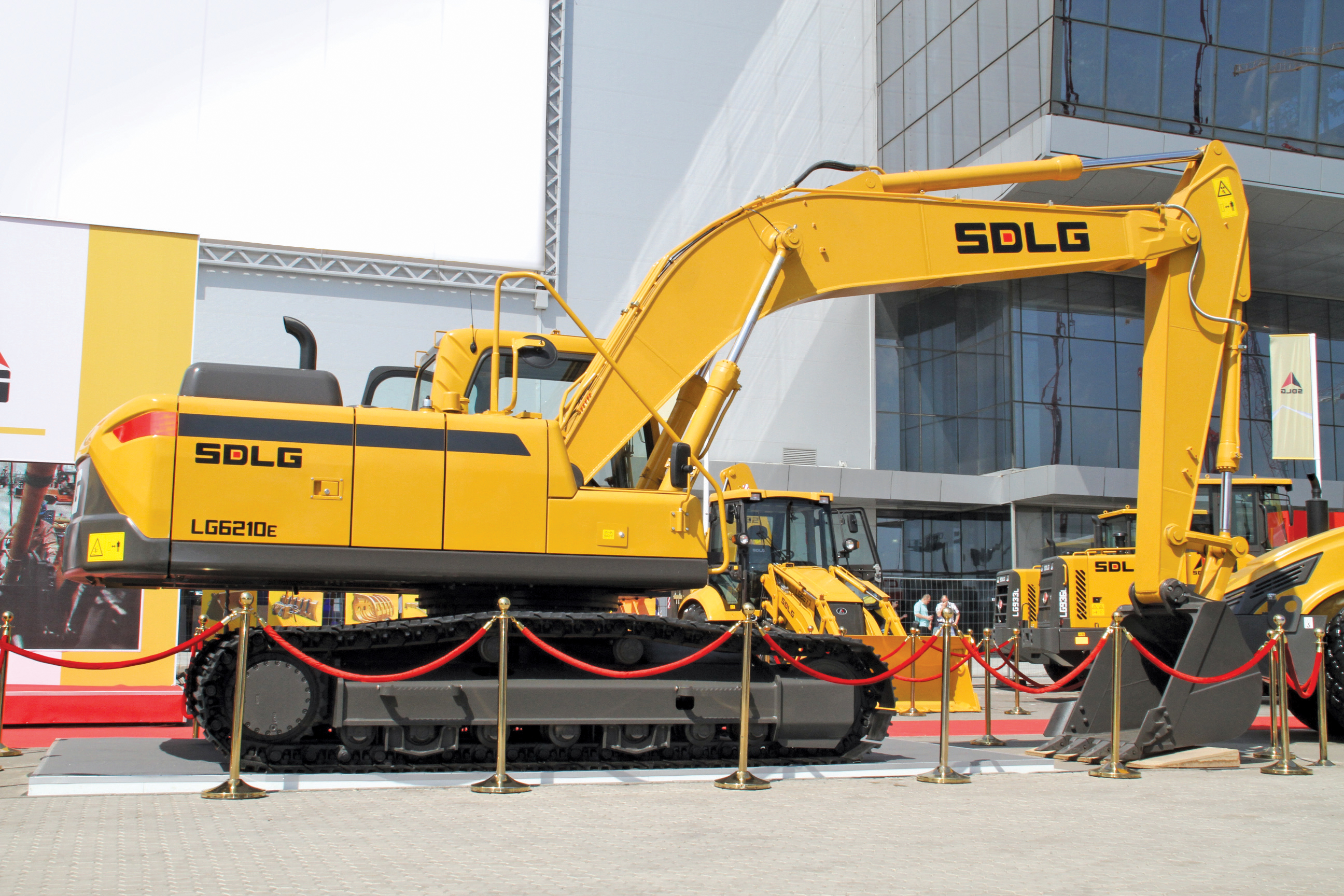 SDLG’s LG6210E hydraulic excavator 