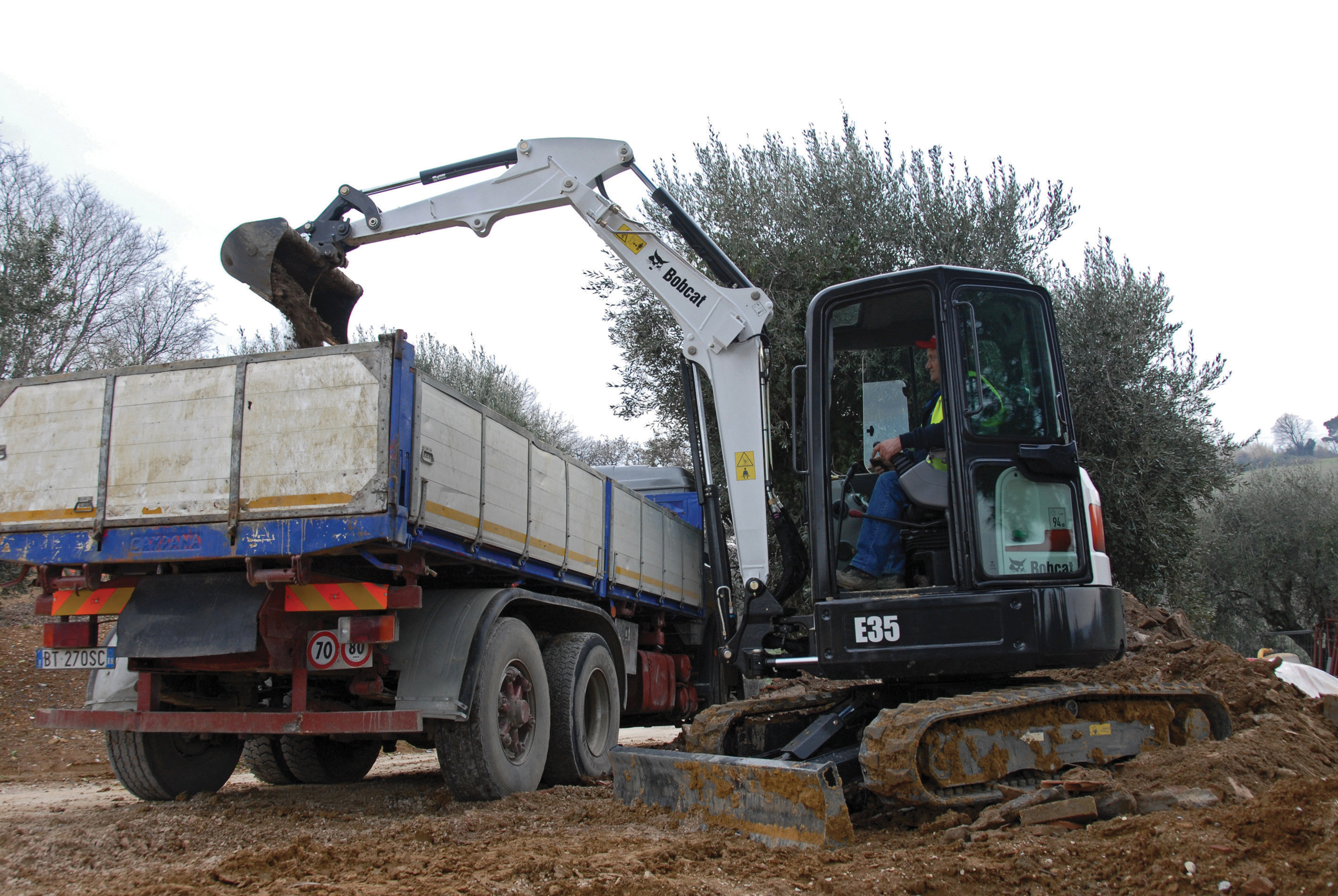 E35 compact excavator from Bobcat 