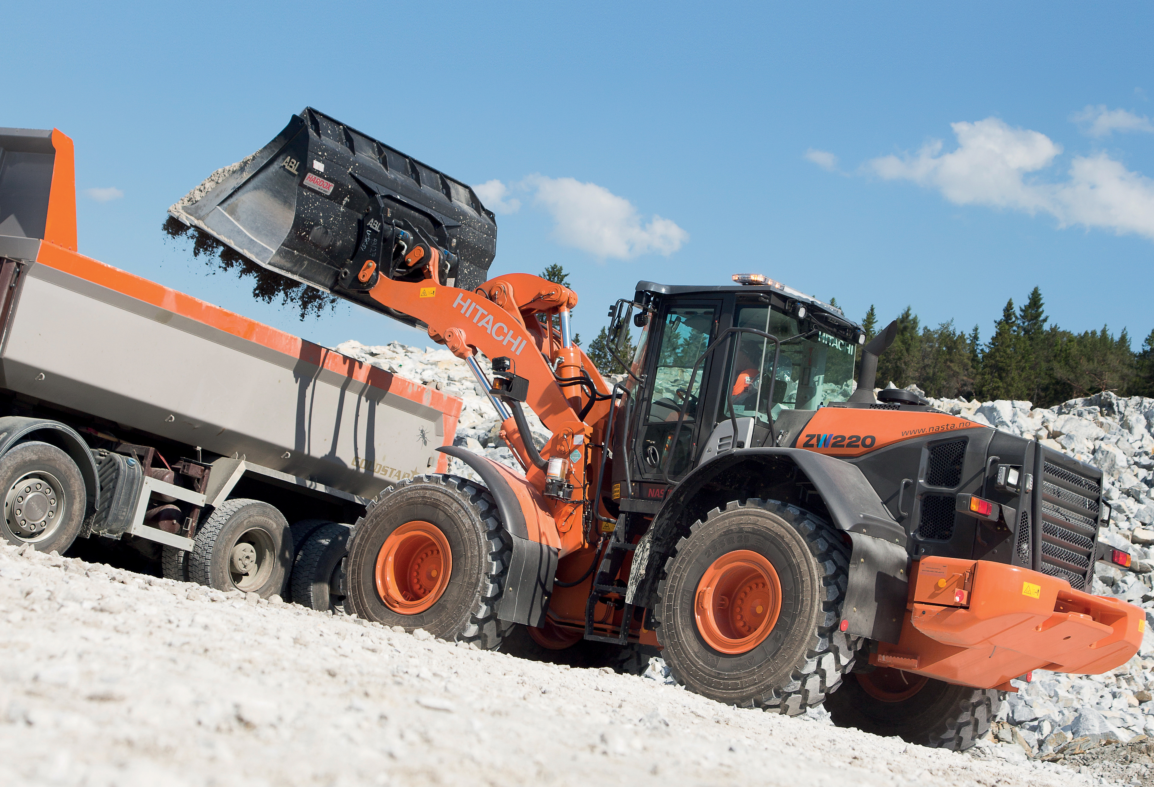 Hitachi ZW220-5 wheeled 