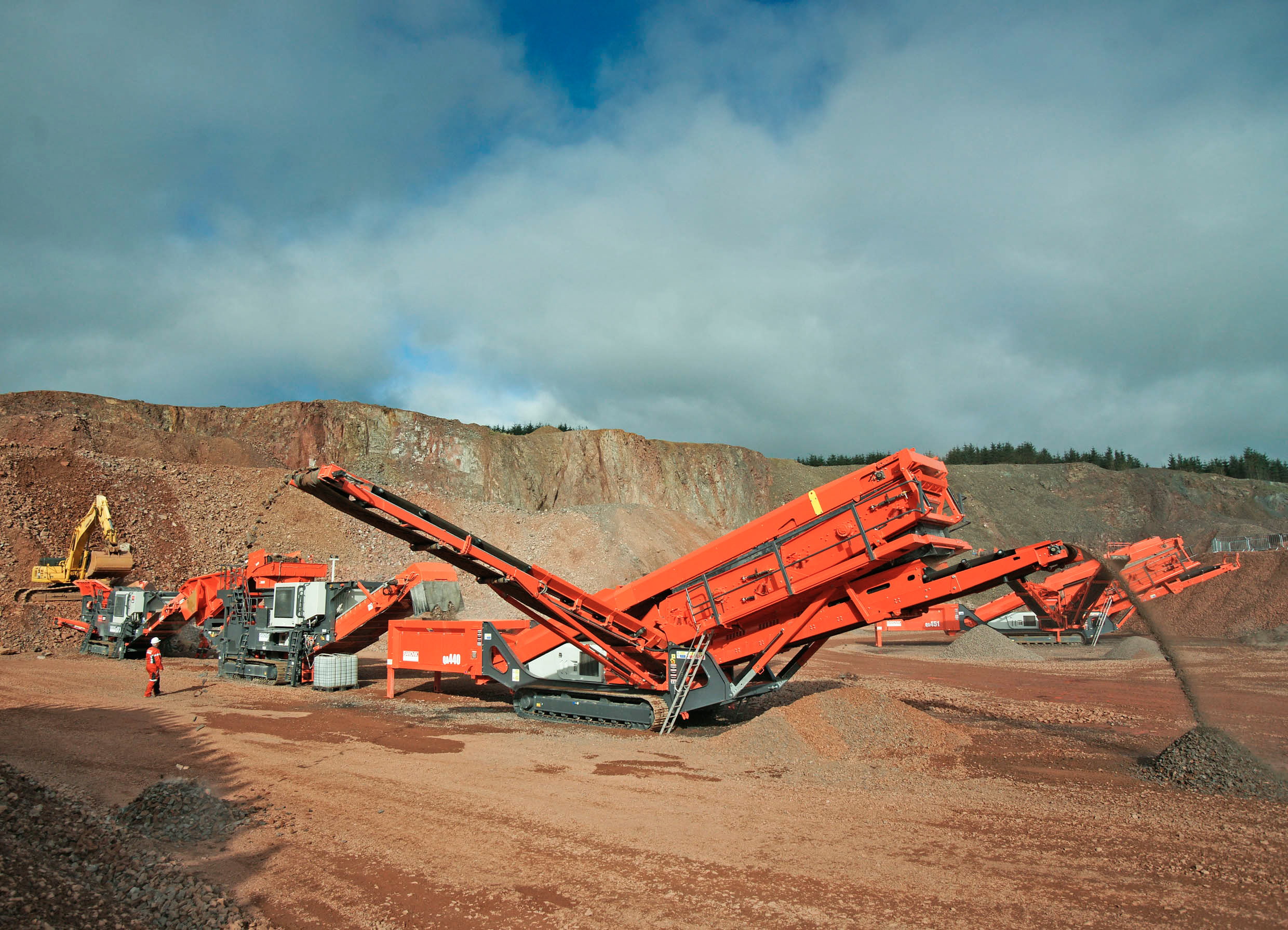 Sandvik S-type gyratory cone crusher 