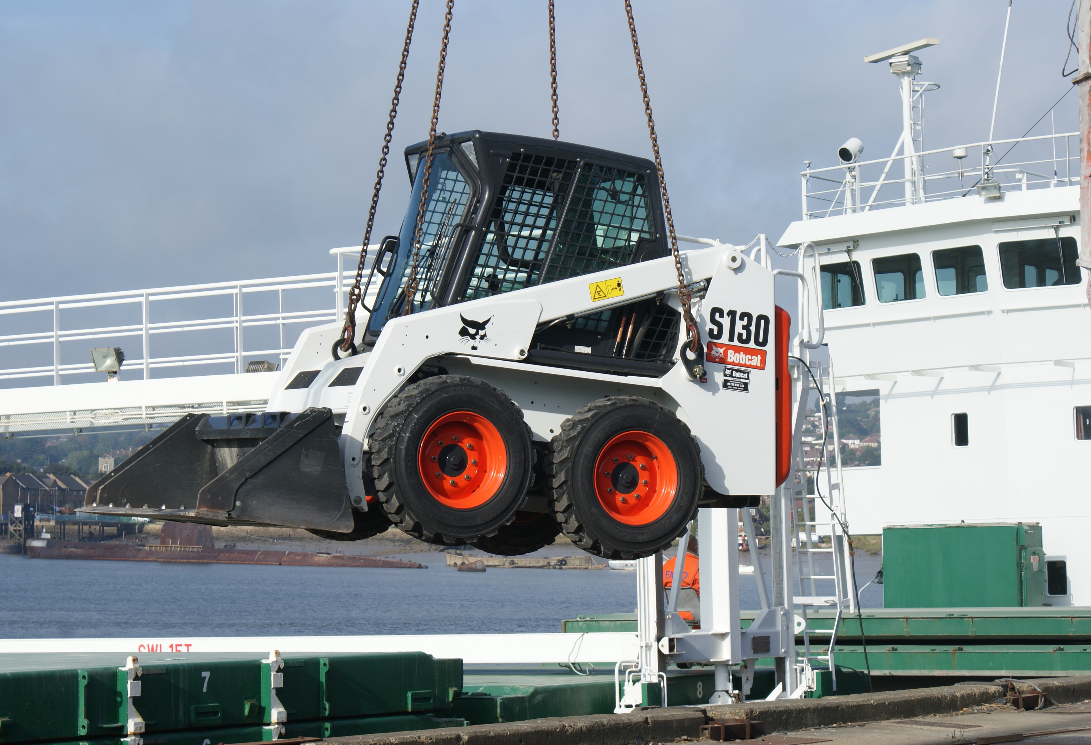 Bobcat S130 skid-steer loader 