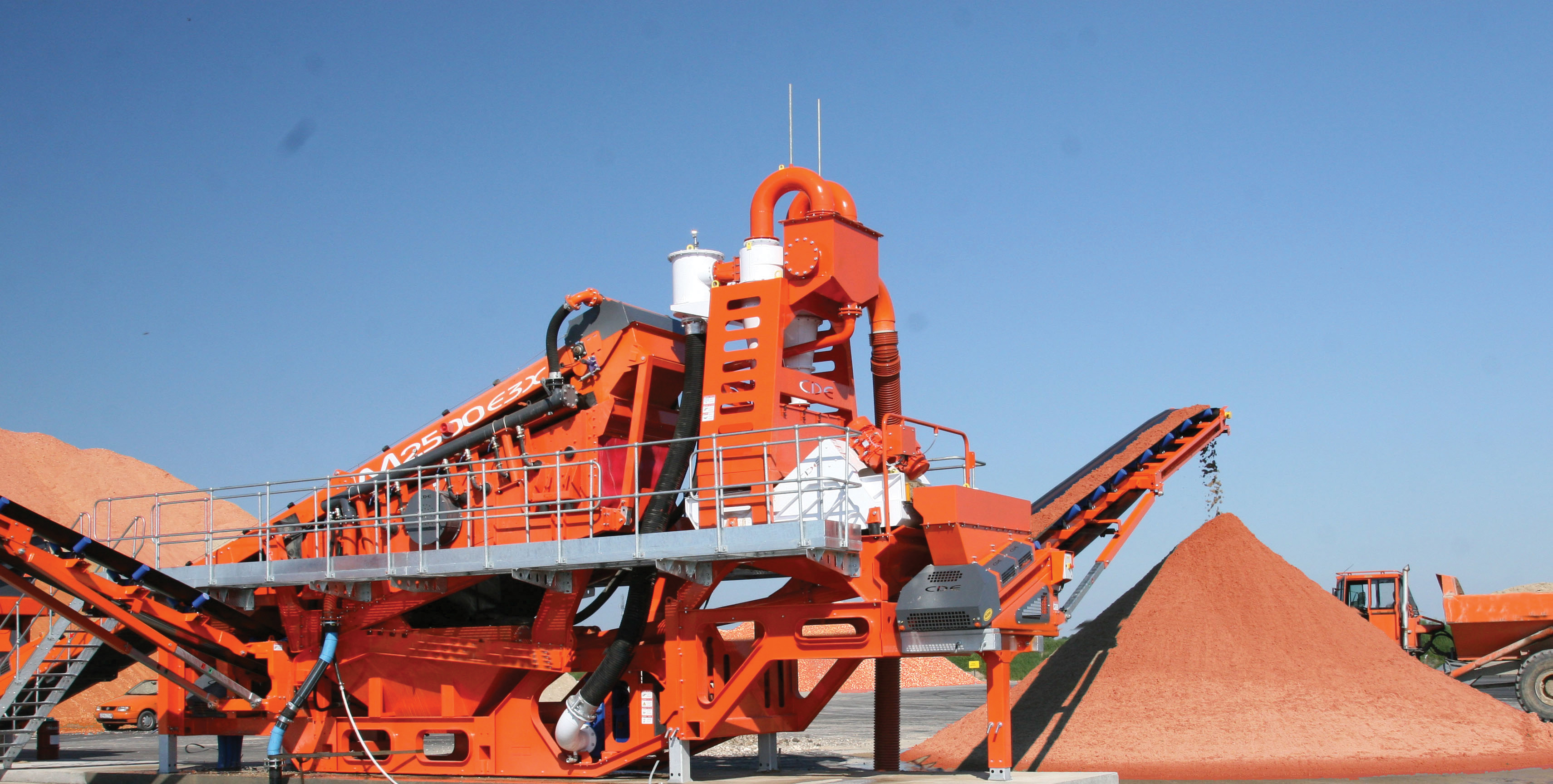 A M2500 mobile washing plant from CDE Global 