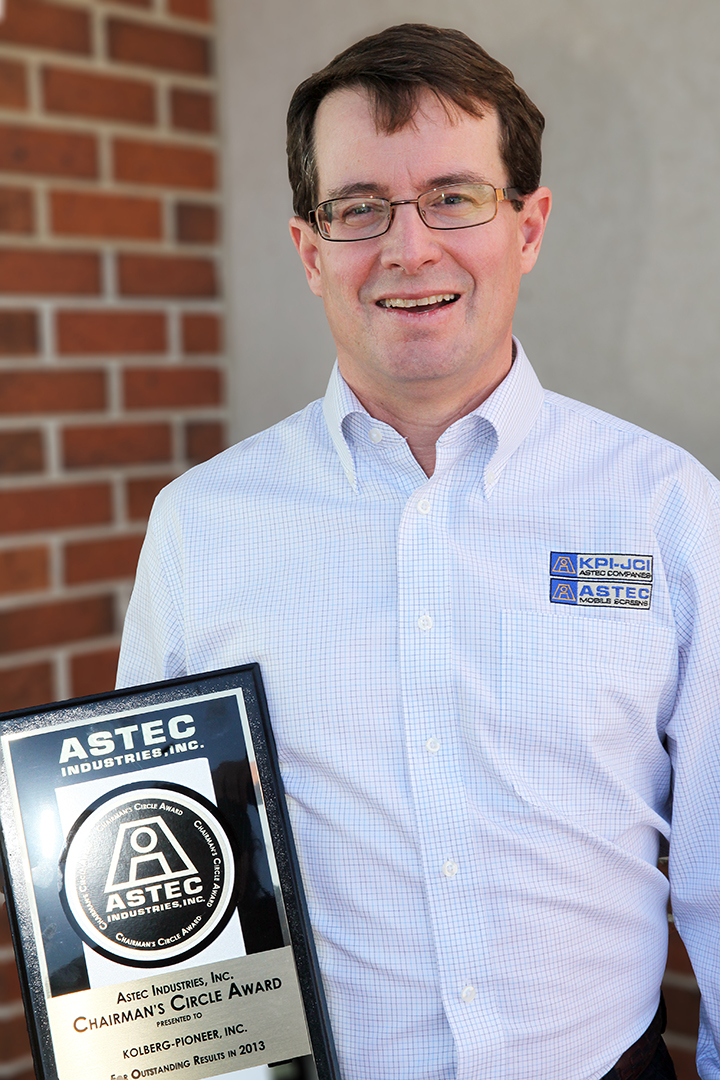 Jeff May with the Chairman’s Circle Award