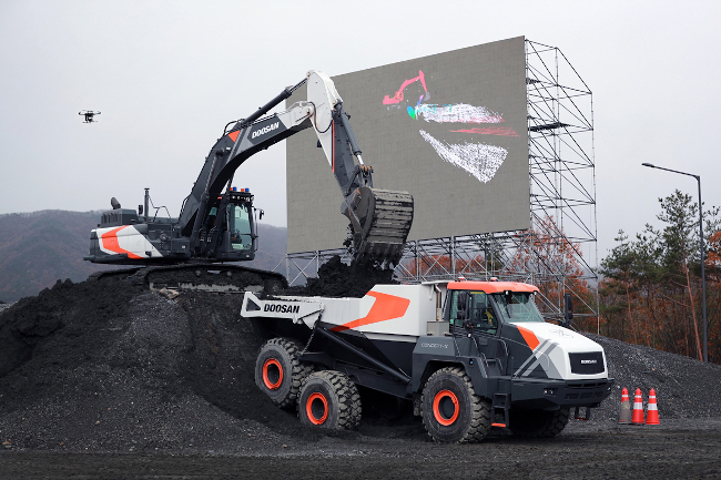 Doosan Infracore 'Concept-X' pic 2.jpg