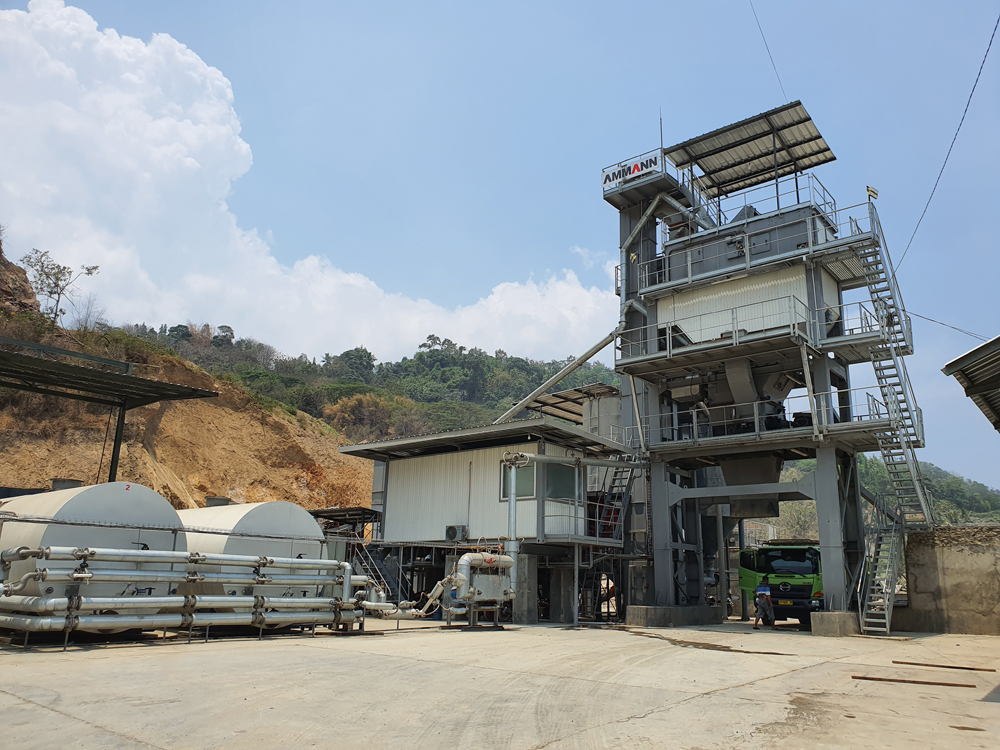 An Ammann ABA 240 UniBatch asphalt mixing plant was used by PT. Usaha Remaja Mandiri to create new infrastructure at Way Kambas National Park