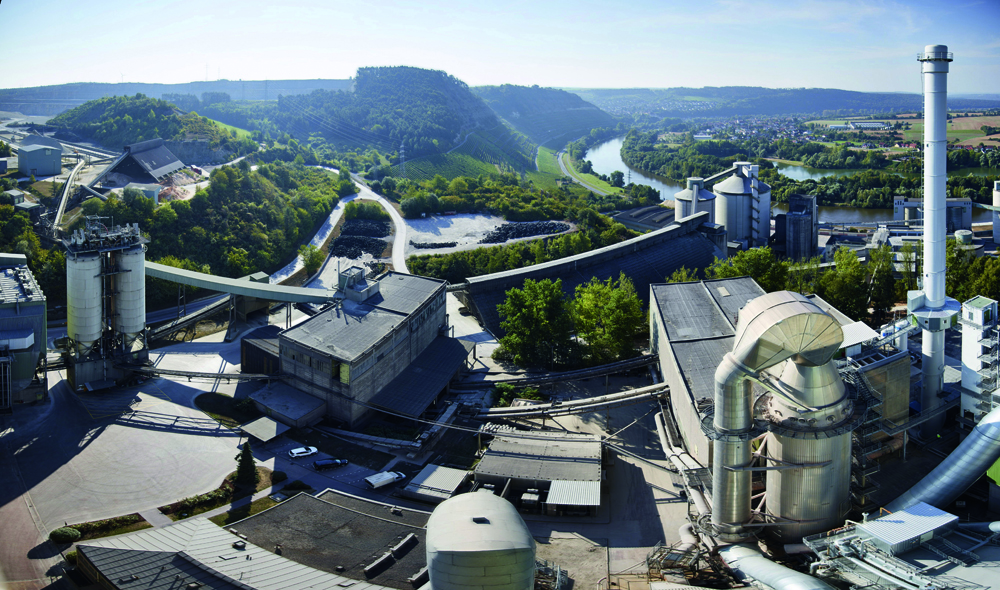 BEUMER supplied HeidelbergCement with a fully automated system that sorts, separates and regulates waste tyres of different sizes and weights and feeds them to Lengfurt cement plant’s rotary kiln inlet