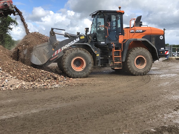 Elliotts' Doosan DL320-7 wheeled loader