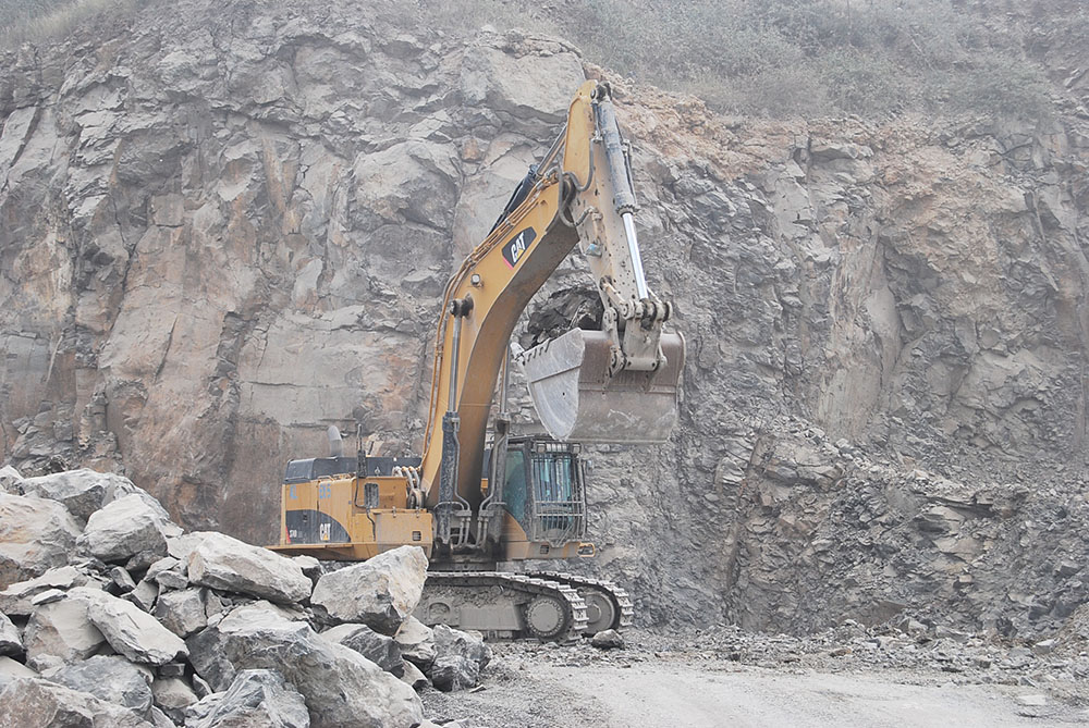 Loading of blasted rock at Aristocrats quarry in Kenya. Pic: Shem Oirere