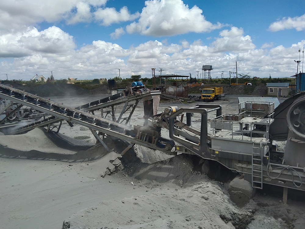 An empty parking lot at a Kenyan crushing plant 