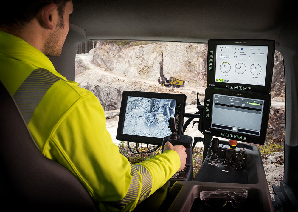 The Epiroc BenchREMOTE remote operator station enables operators to control multiple SmartROC surface drill rigs from a distance